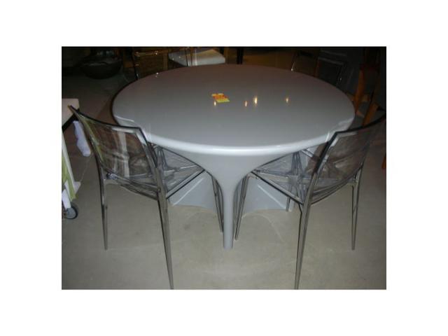 landscape round dining 48"